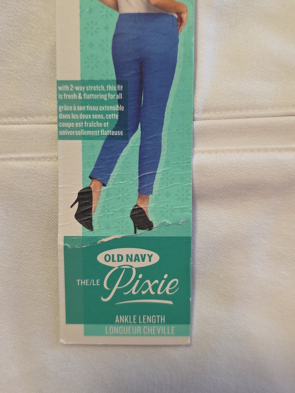 Old Navy Pixie Ankle Pants in White - Picture 2 of 4